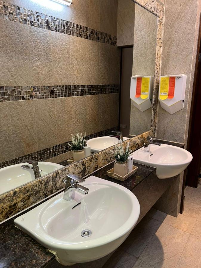 Nova Hotel Miri Kültér fotó