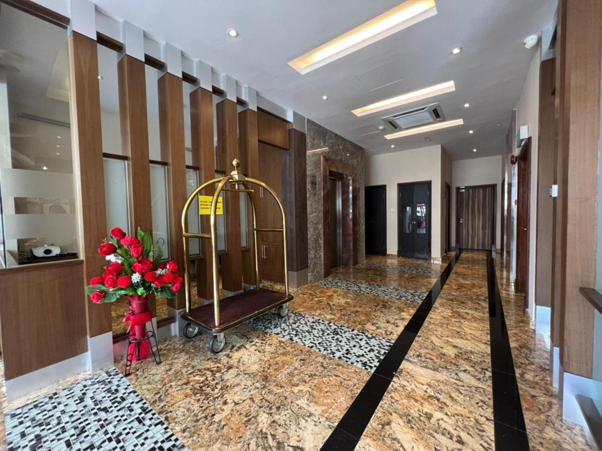 Nova Hotel Miri Kültér fotó