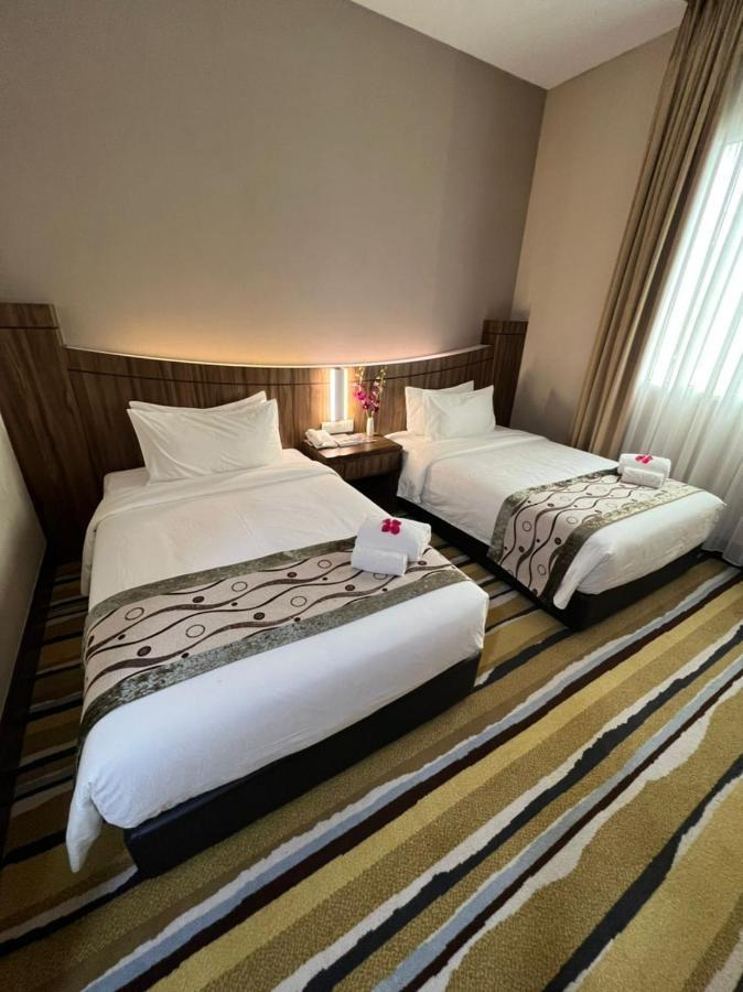Nova Hotel Miri Kültér fotó