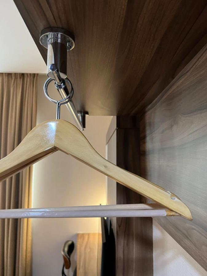 Nova Hotel Miri Kültér fotó